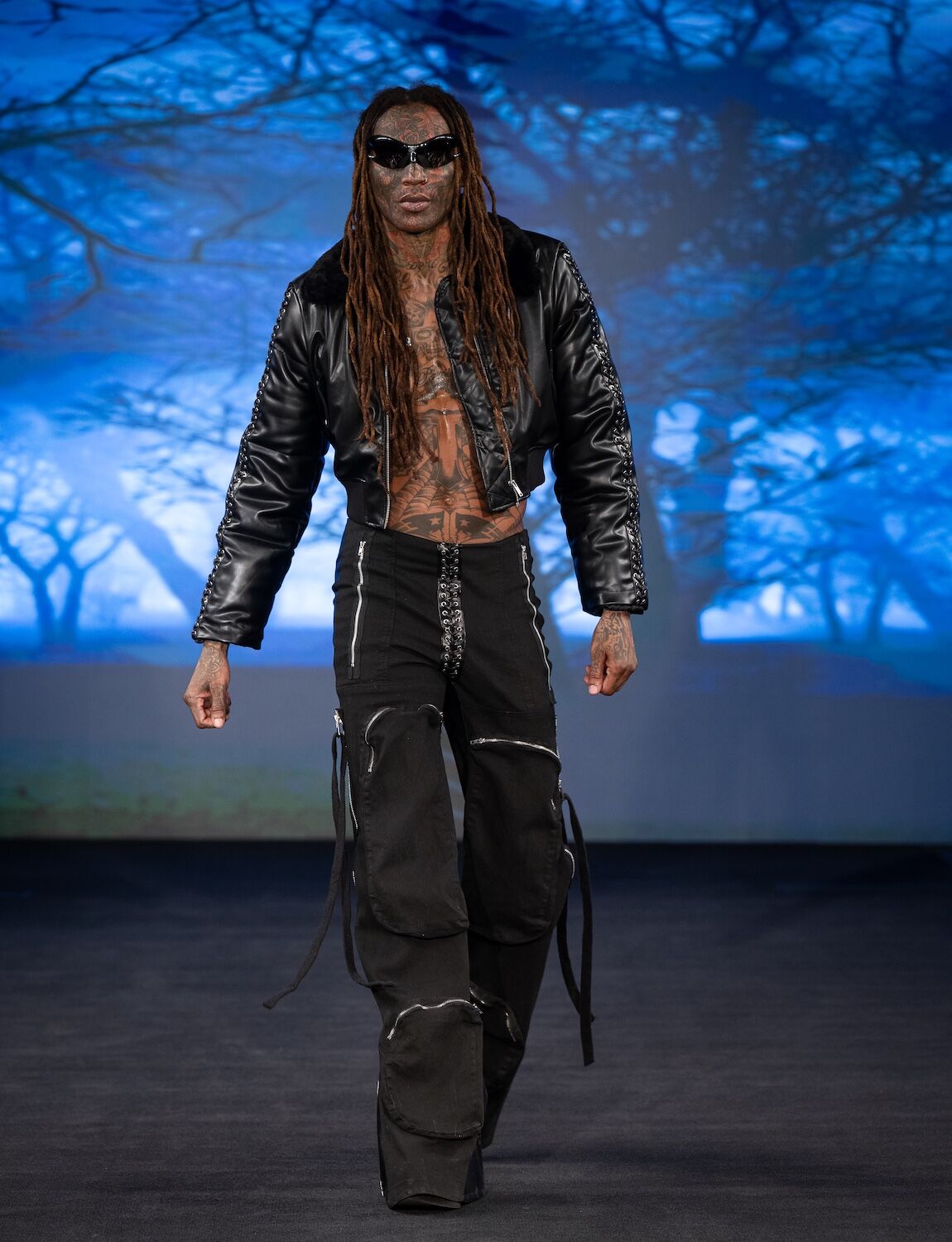 アート・デザイン・音楽 FASHION SHOW '90-'91 Soid Studios Runway Show from NYFW New York Fashion Week | Powered